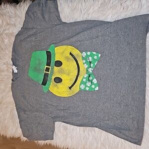 Delta Pro Weight St. Patrick’s Day Distressed Smiley Graphic Tee | Gray | Unisex